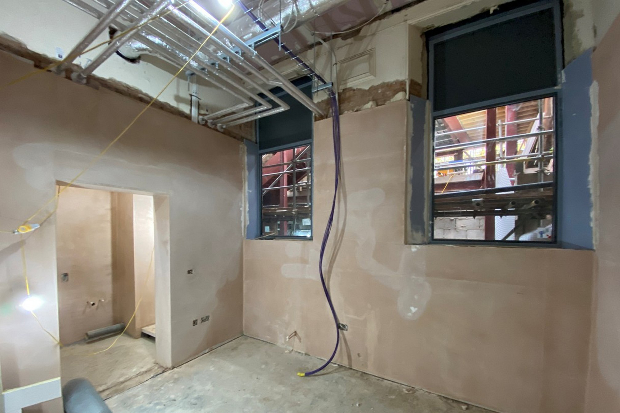 In Gateway Lodge the new double-glazed windows are installed.