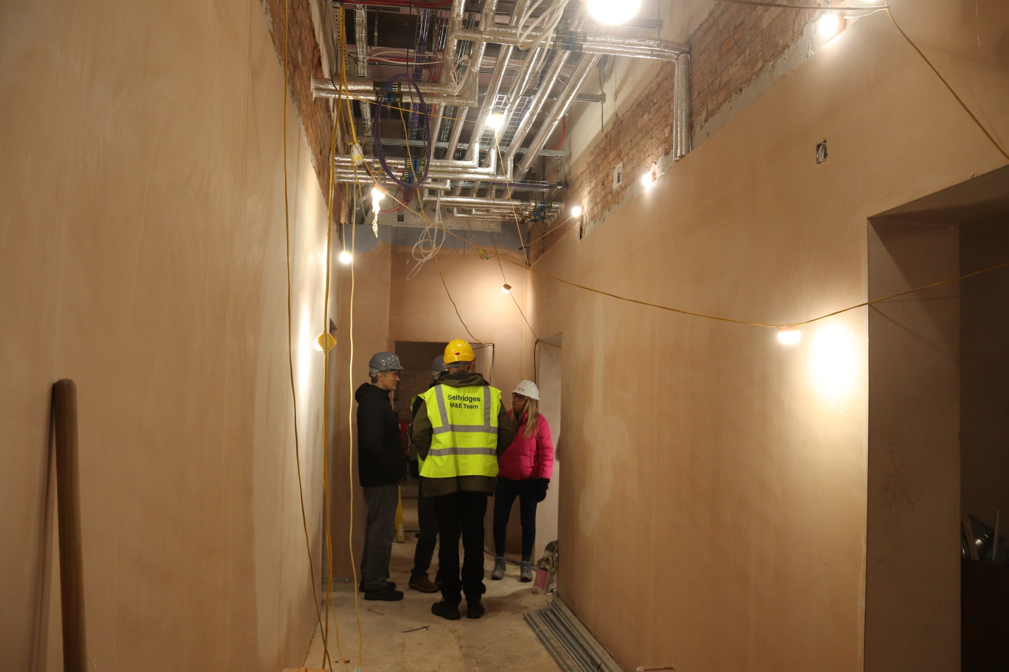 Plastering is progressing giving a beautiful finish in Gateway Lodge.