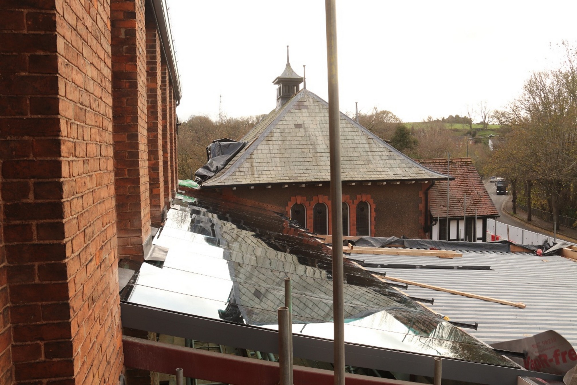 A photo showing all of the roof glazing in place (finishing touches still to be done)
